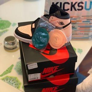 JORDAN 1 CRIMSON